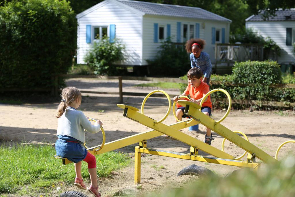 Camping Le Val De Trie Béhen Exteriér fotografie