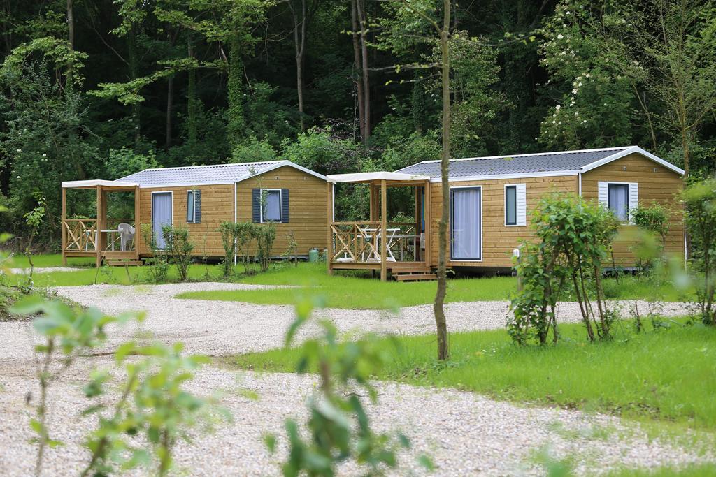 Camping Le Val De Trie Béhen Exteriér fotografie